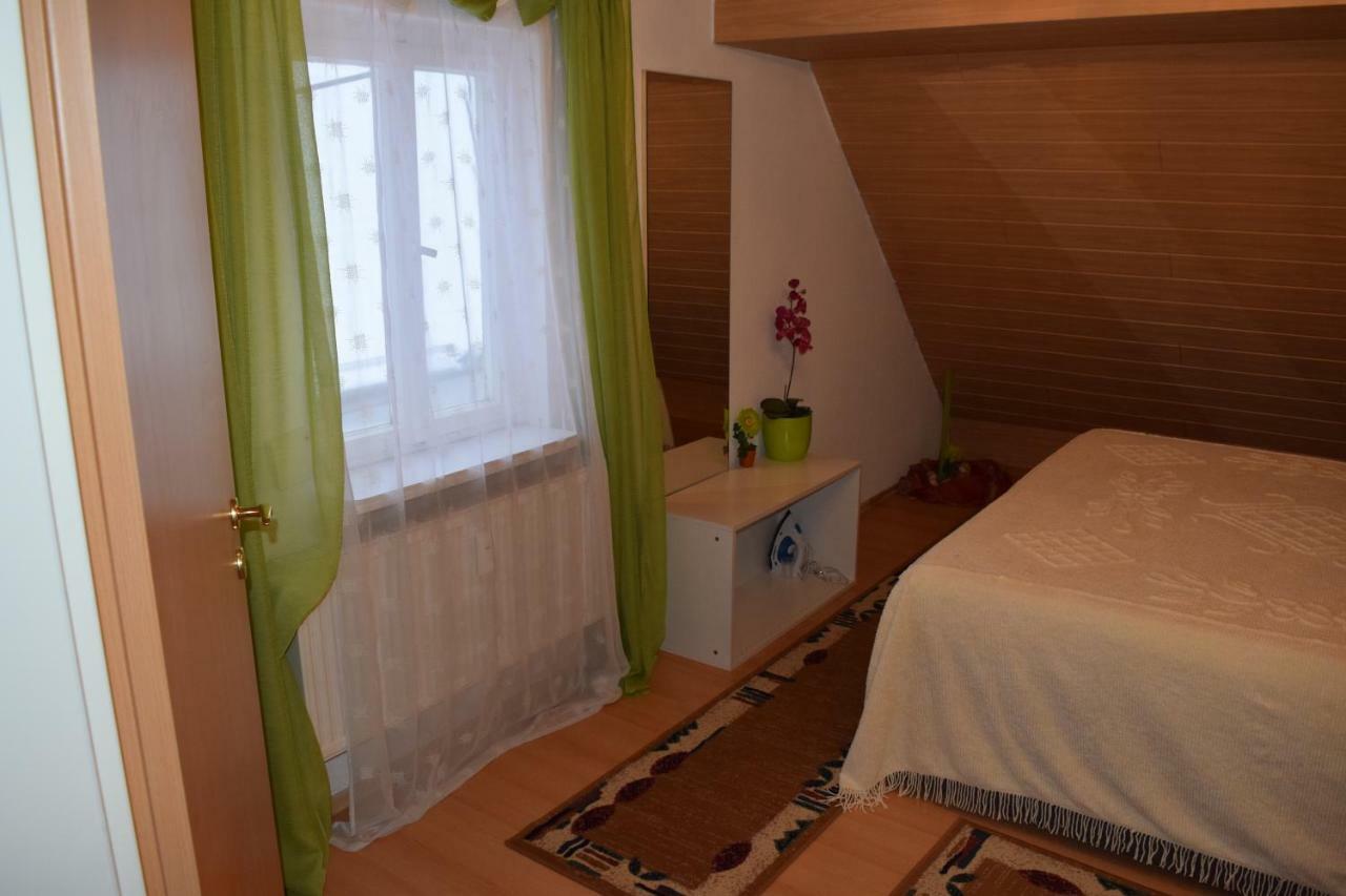 Outlet Fewo Metzingen Метцинген Экстерьер фото